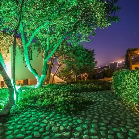 Sunny Hideaway In Chersonisos 4*