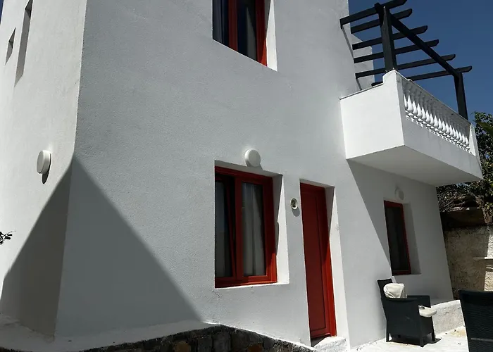 Sunny Hideaway In Chersonisos 4*