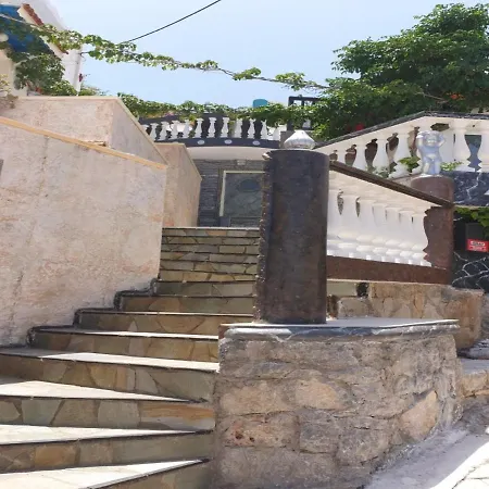 Sunny Hideaway In Chersonisos Gasthof Limenas Chersonisou