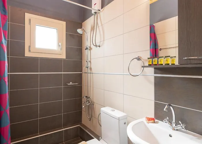 Sunny Hideaway In Chersonisos Guest house