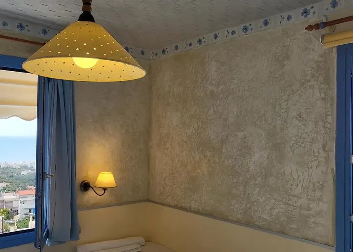 Sunny Hideaway In Chersonisos Guest house