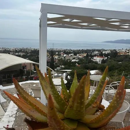 Sunny Hideaway In Chersonisos Херсониссос